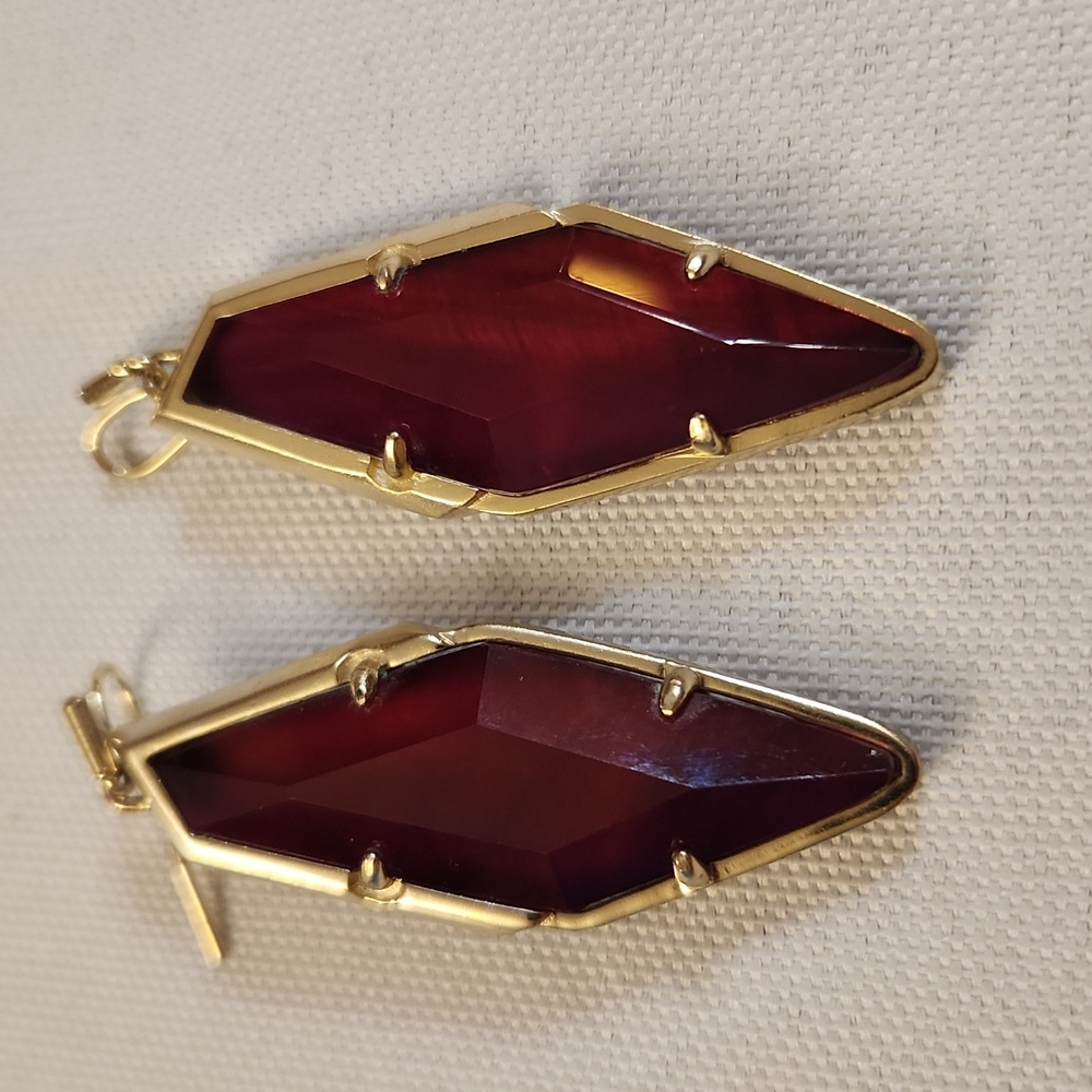 Kendra Scott Maroon Faceted Shield Drop Earrings in Gold